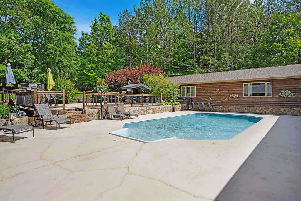 4440 Keith Road Ringgold, GA 30736 - Photo 41 of 92 Deck area off pool