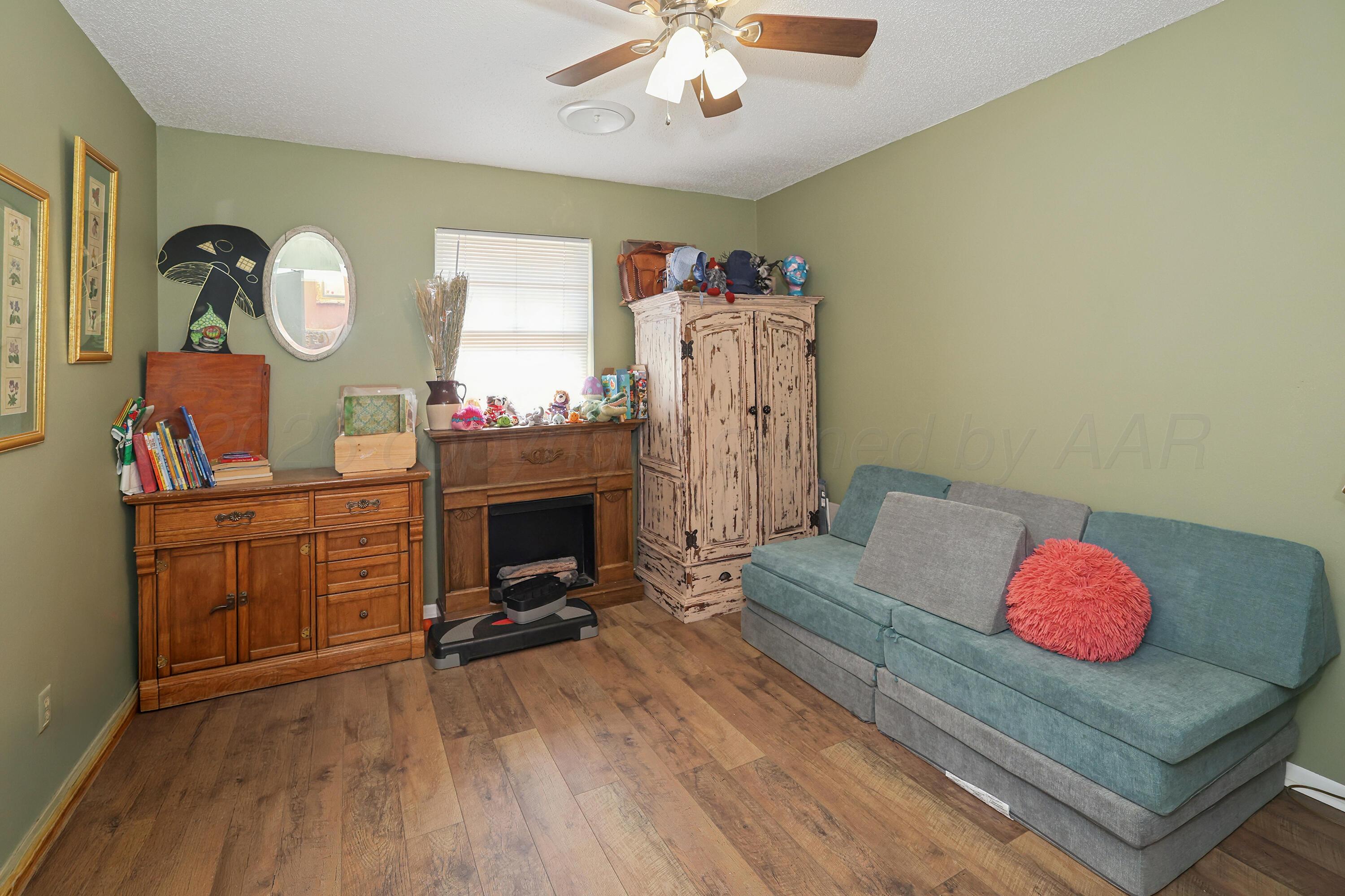 7211 Gainsborough Road Amarillo, TX 79106 - Photo 14 of 27 2nd Bedroom