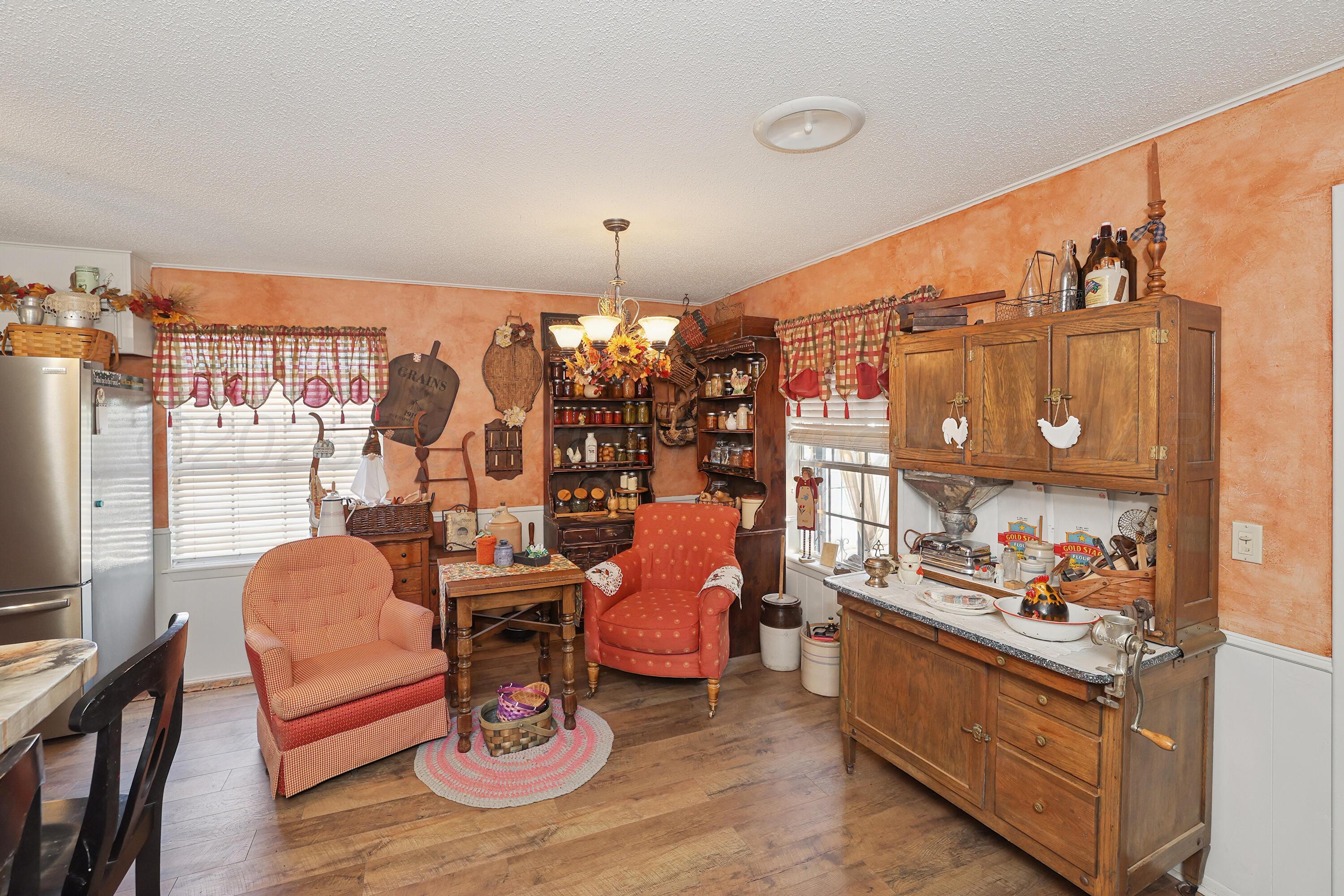 7211 Gainsborough Road Amarillo, TX 79106 - Photo 9 of 27 Dining Area