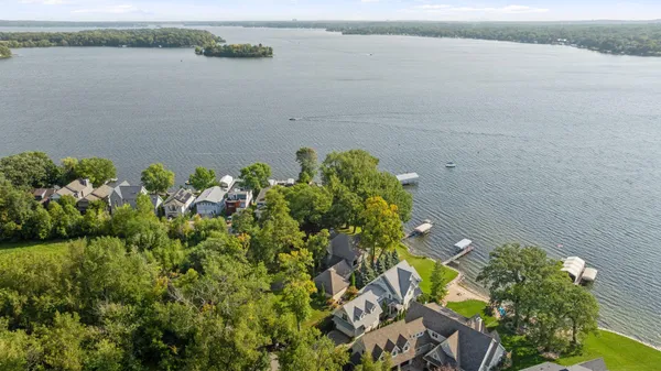 $3,100,000 | 245 Lakeview Avenue, Tonka Bay, MN 55331