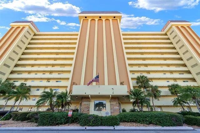 $99,999 | 4550 Cove Circle, Unit 305, St. Petersburg, FL 33708