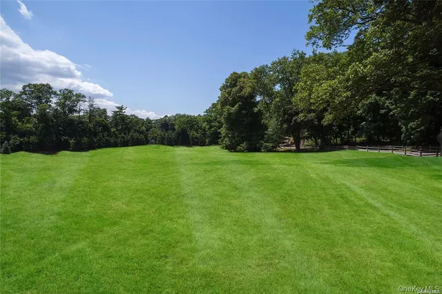 $2,750,000 | 6 Stable Lane, Old Westbury, NY 11568