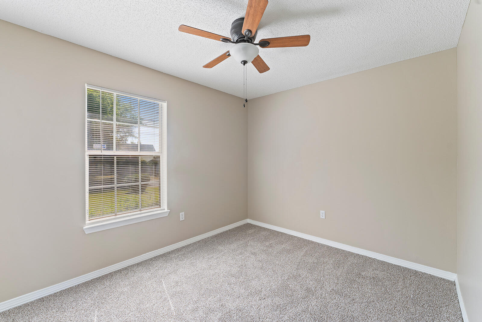 109 Nicole Lane Crestview, FL 32539 - Photo 8 of 60 DSC02129
