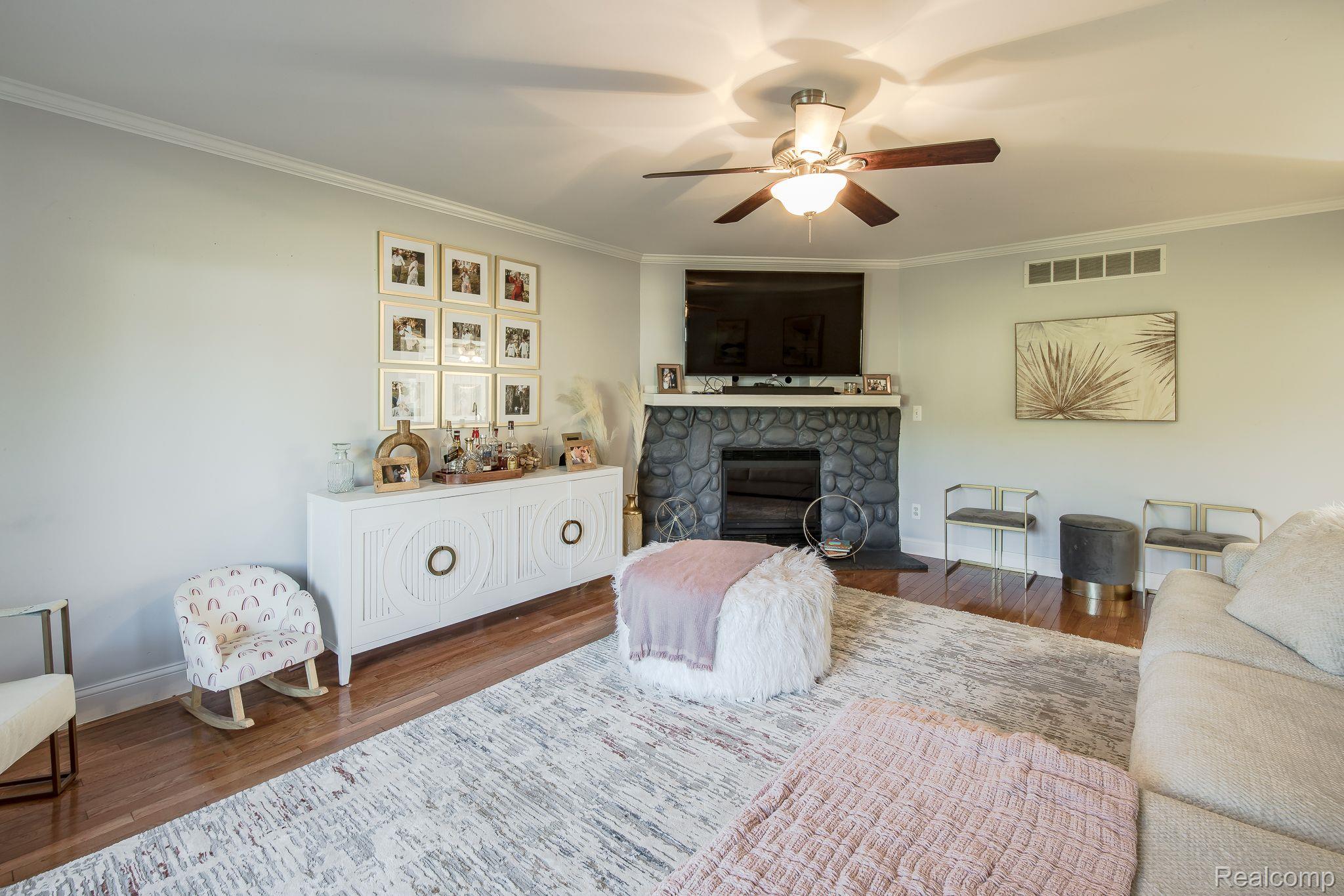 2467 Bull Run Road Oxford, MI 48371 - Photo 10 of 41 Gallery Image 10