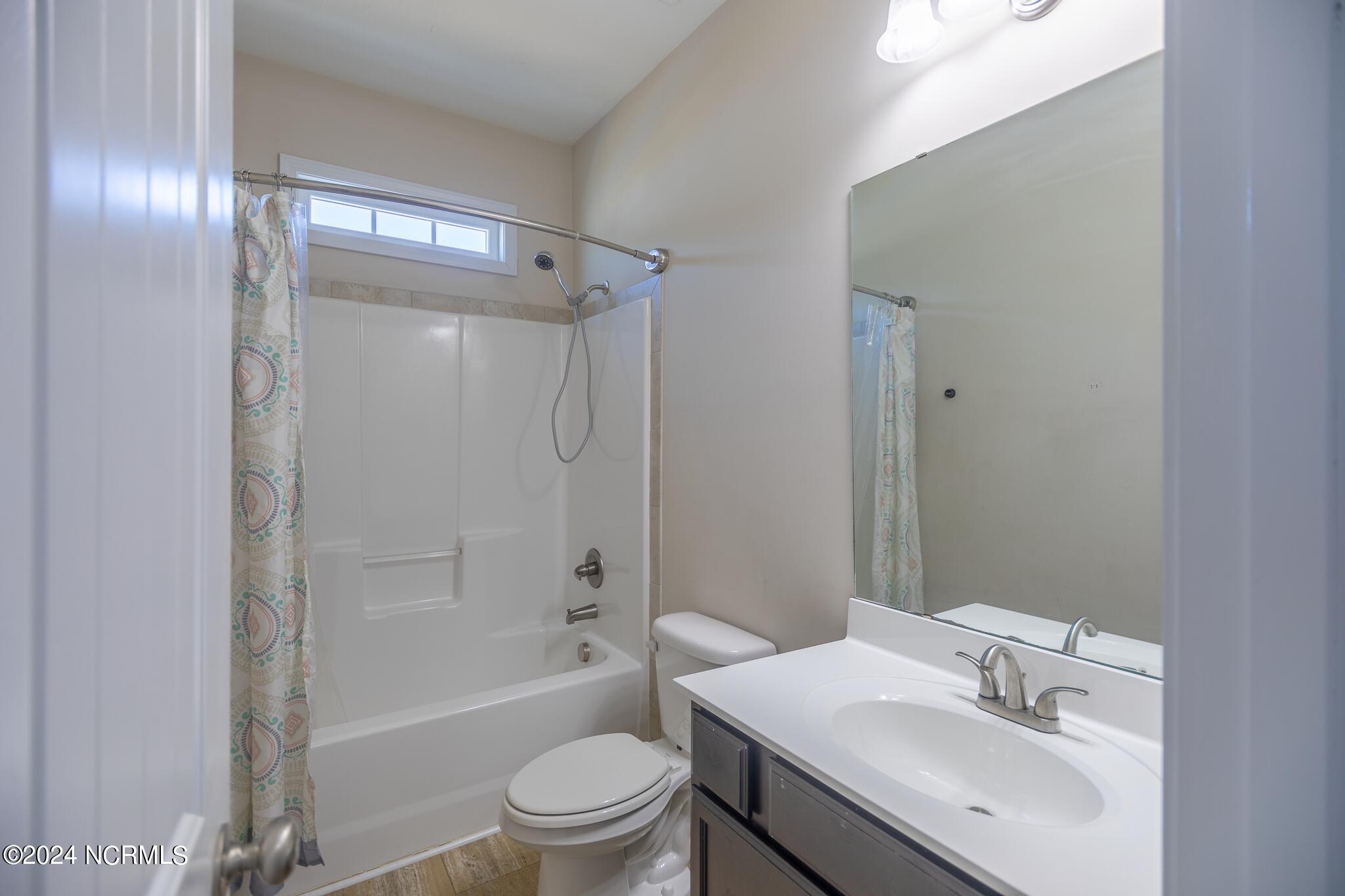 201 Dairyfarm Road Jacksonville, NC 28546 - Photo 18 of 40 Guest Bath