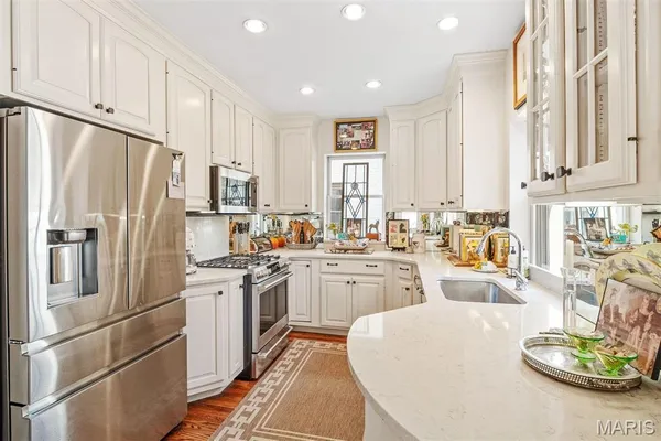 $3,500 | 444 Carswold Drive, Clayton, MO 63105