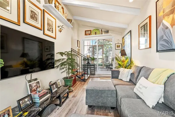 $3,500 | 444 Carswold Drive, Clayton, MO 63105