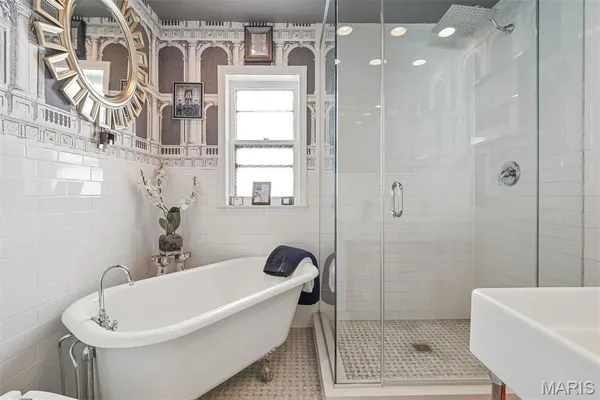 $3,500 | 444 Carswold Drive, Clayton, MO 63105