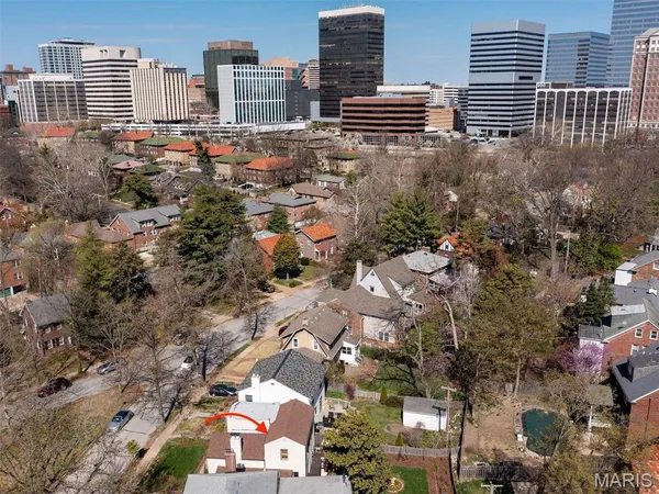 $3,500 | 444 Carswold Drive, Clayton, MO 63105