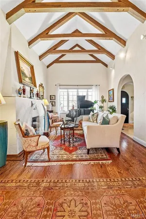 $3,500 | 444 Carswold Drive, Clayton, MO 63105