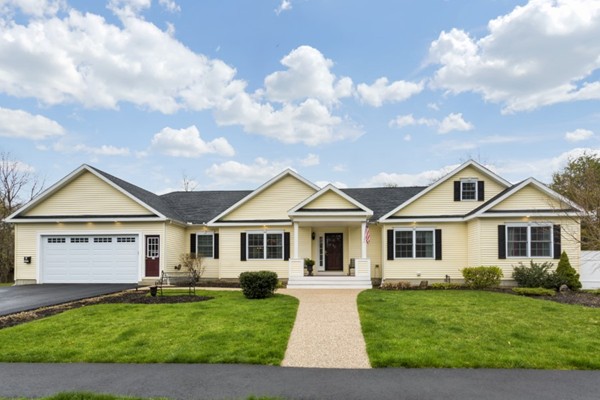 12 Roundy Road Lynnfield, MA 01940 - Photo 1 of 27 Gallery Image 1