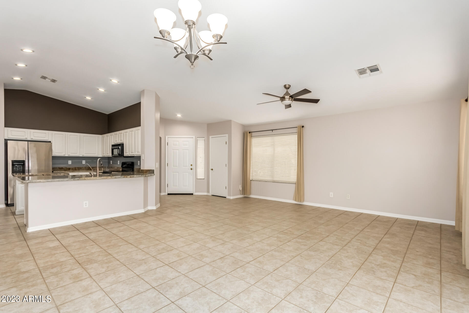 4637 East Walnut Road Gilbert, AZ 85298 - Photo 5 of 43 0010-10 - Walnut 4637