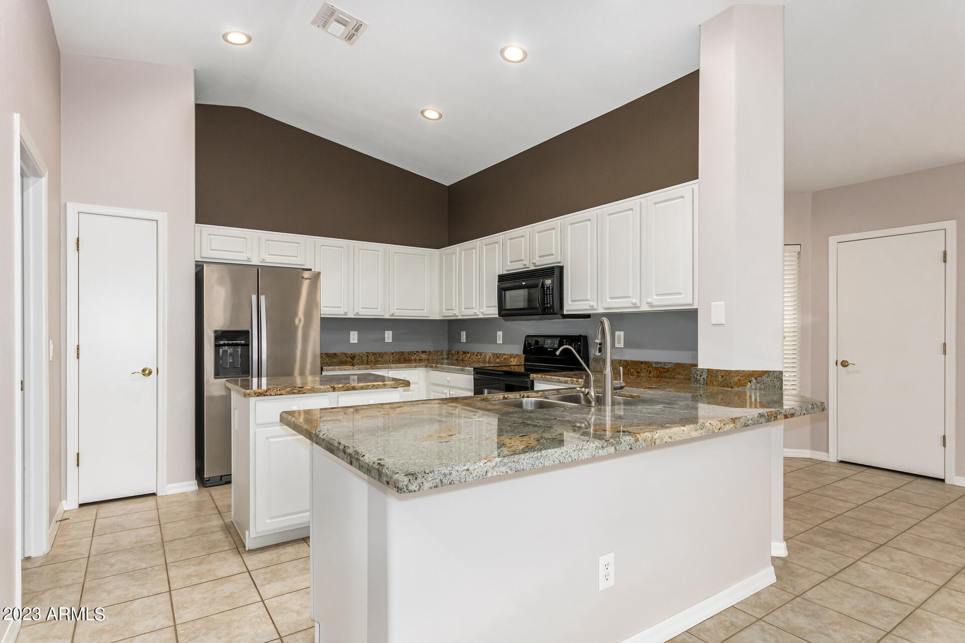 4637 East Walnut Road Gilbert, AZ 85298 - Photo 6 of 43 0011-11 - Walnut 4637