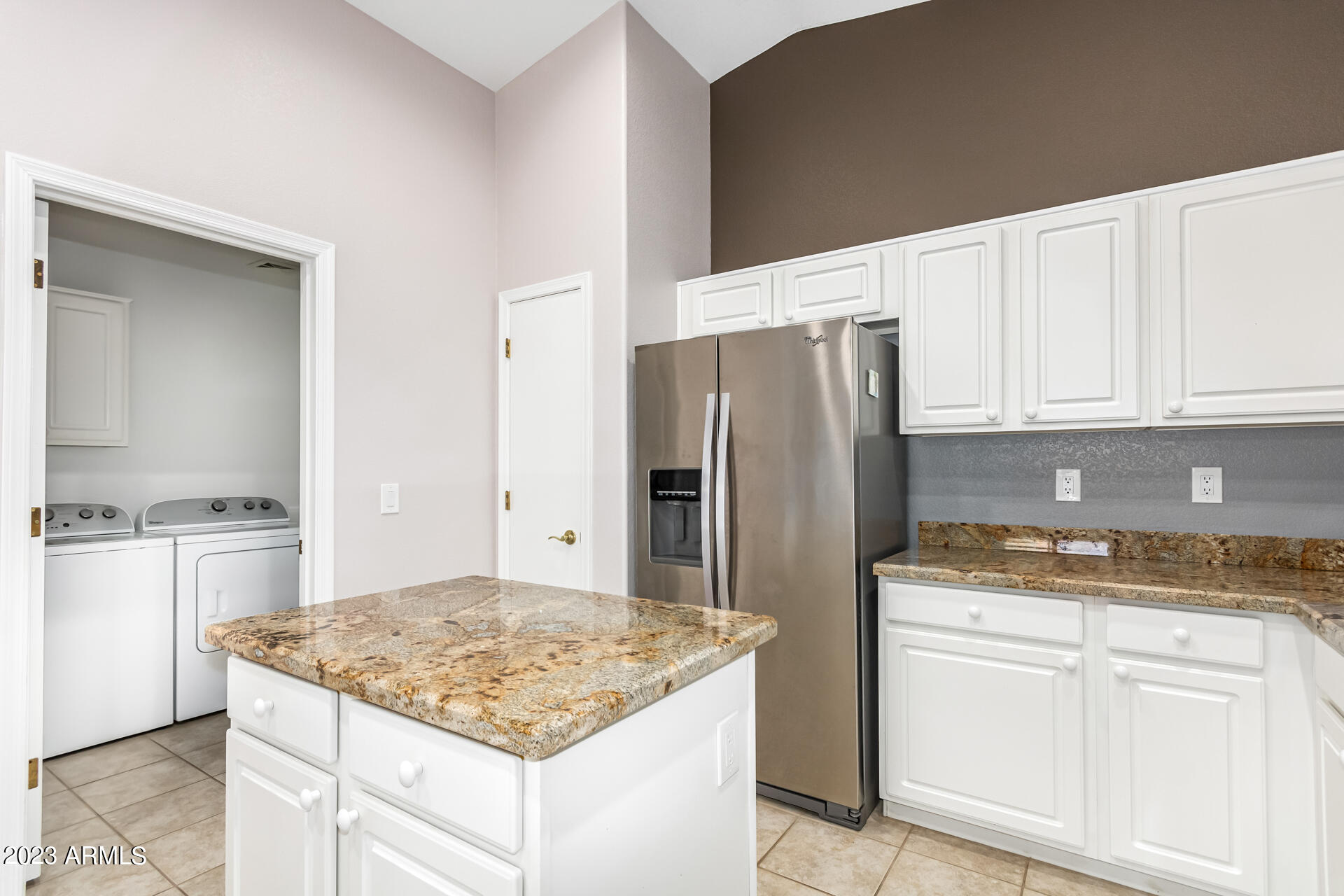 4637 East Walnut Road Gilbert, AZ 85298 - Photo 7 of 43 0012-13 - Walnut 4637