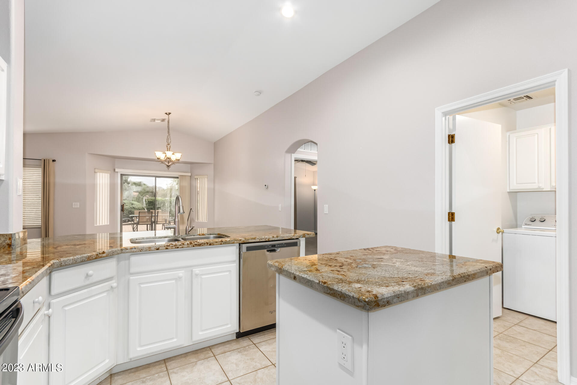 4637 East Walnut Road Gilbert, AZ 85298 - Photo 9 of 43 0014-14 - Walnut 4637