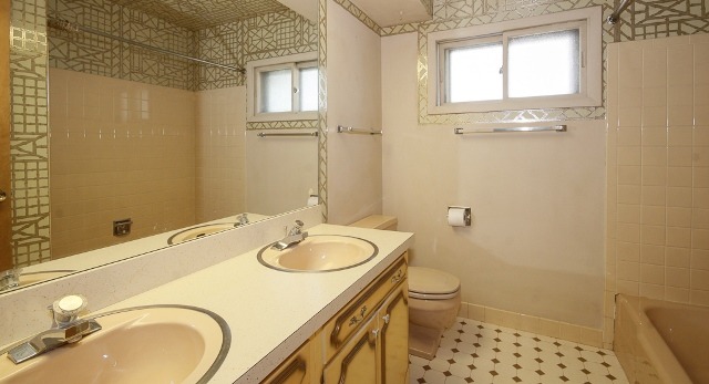 800 Ridgemoor Drive Willowbrook, IL 60527 - Photo 12 of 20