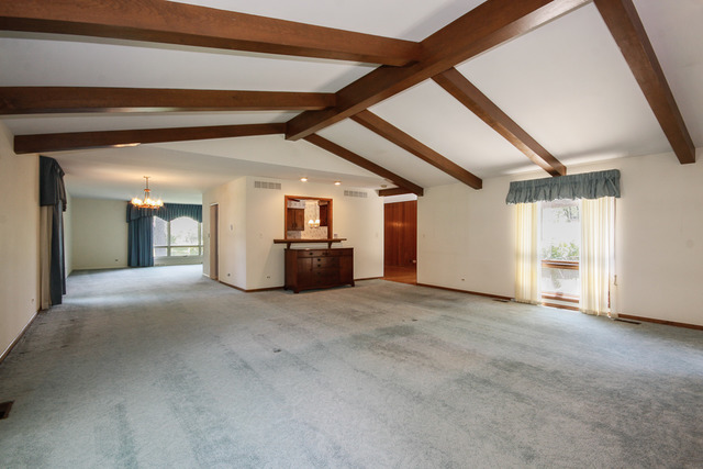 800 Ridgemoor Drive Willowbrook, IL 60527 - Photo 8 of 20