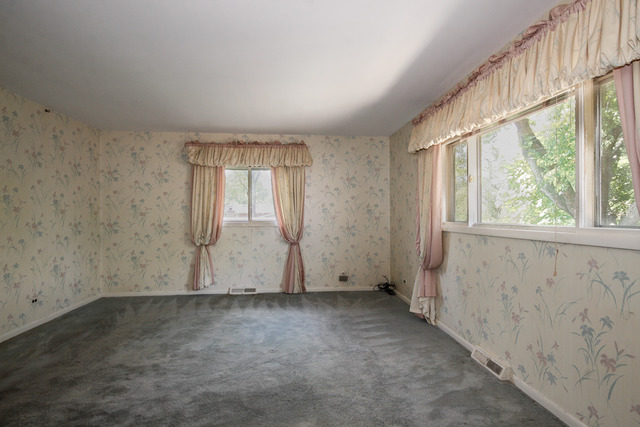 800 Ridgemoor Drive Willowbrook, IL 60527 - Photo 9 of 20