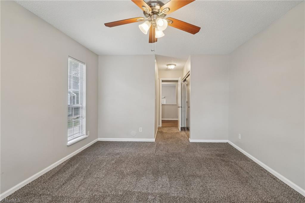 3221 Pipers Way High Point, NC 27265 - Photo 16 of 27