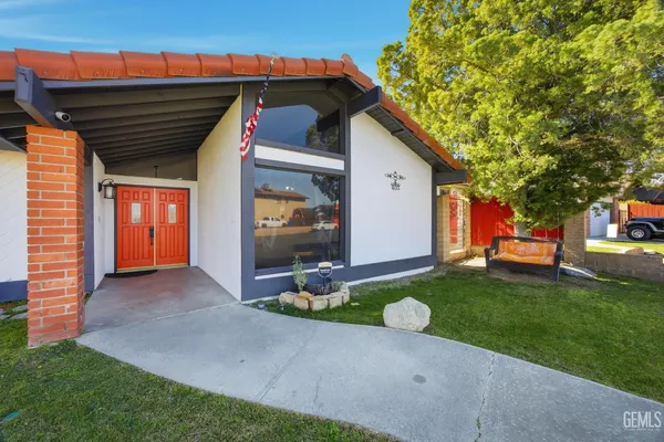 a view of a storage & utility room