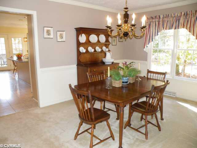 20141 Ivan Road Petersburg, VA 23803 - Photo 9 of 12 Dining Room - Formal Dining Room with columns 16x10