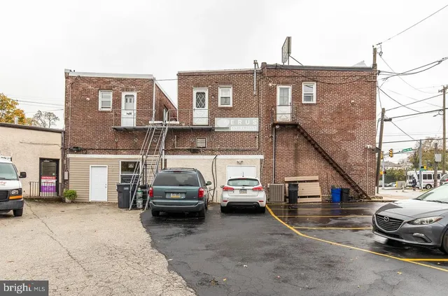 $560,000 | 447 West Chester Pike, Havertown, PA 19083