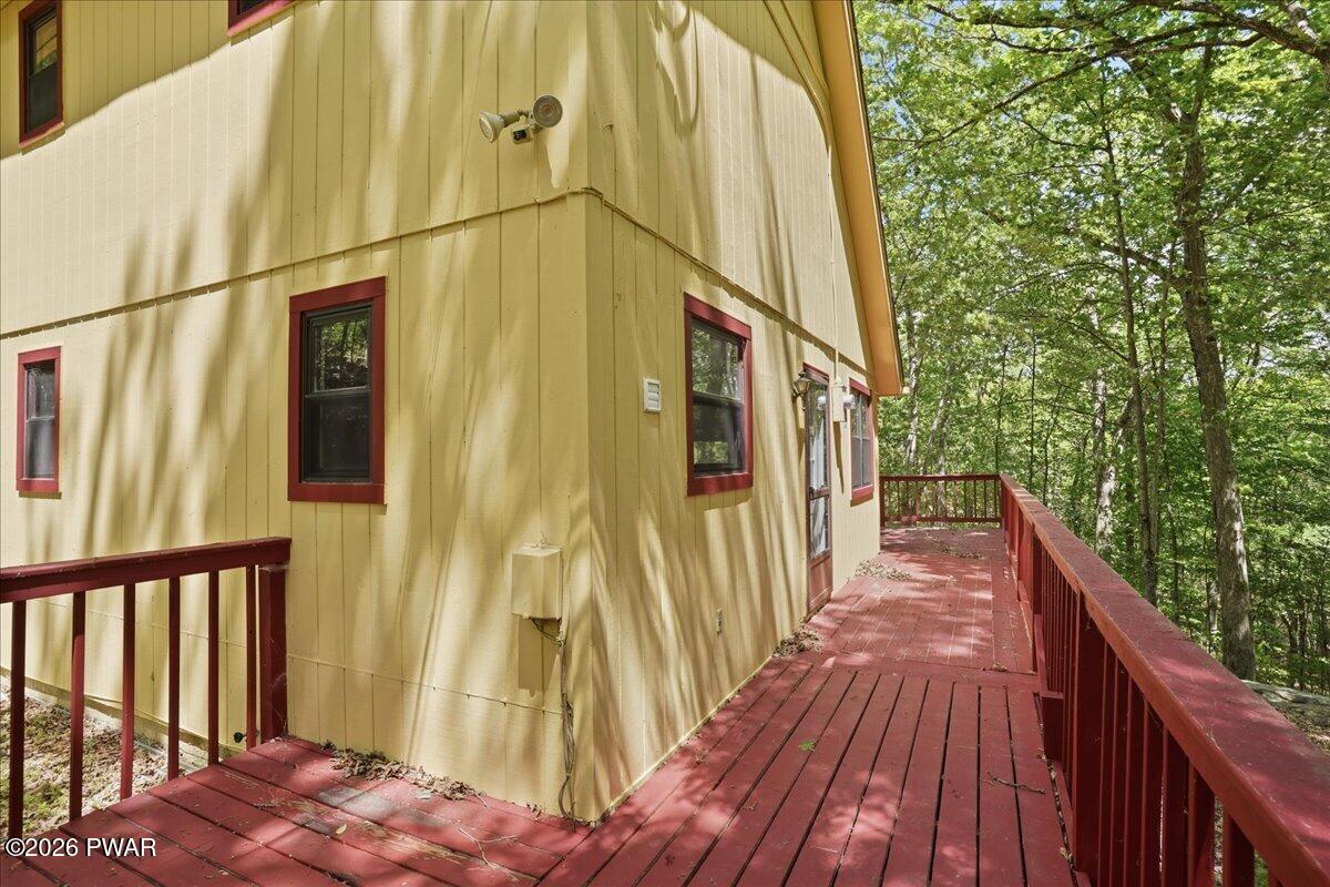 5926 Decker Road Bushkill, PA 18324 - Photo 4 of 44