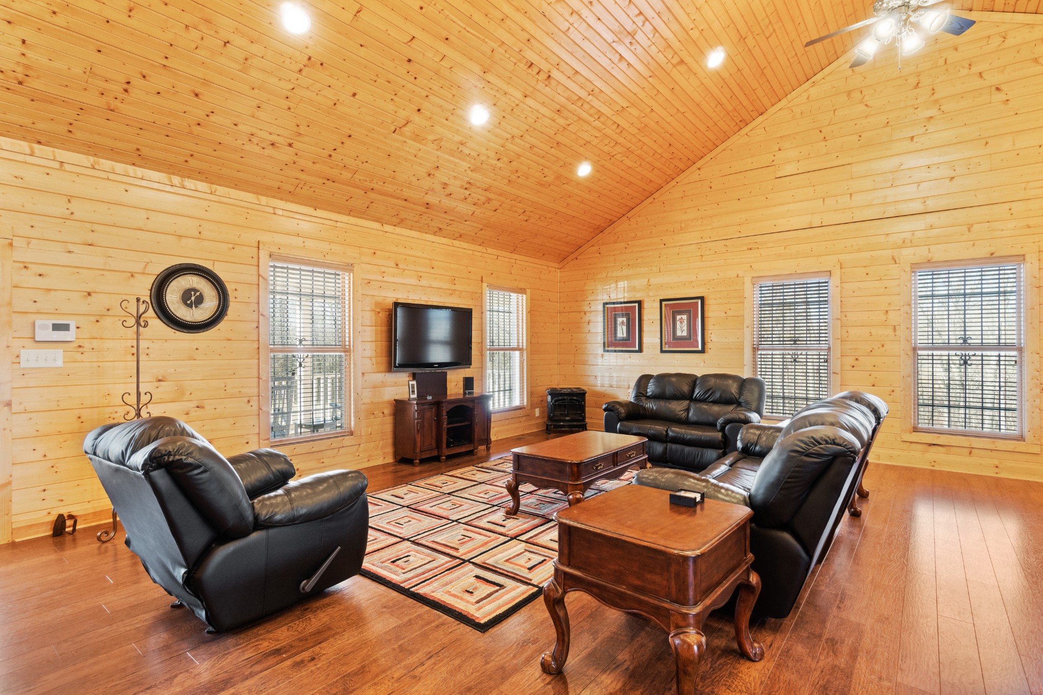 1760 Point Pleasant Road Buchanan, TN 38222 - Photo 20 of 50 a living room with furniture and a flat screen tv