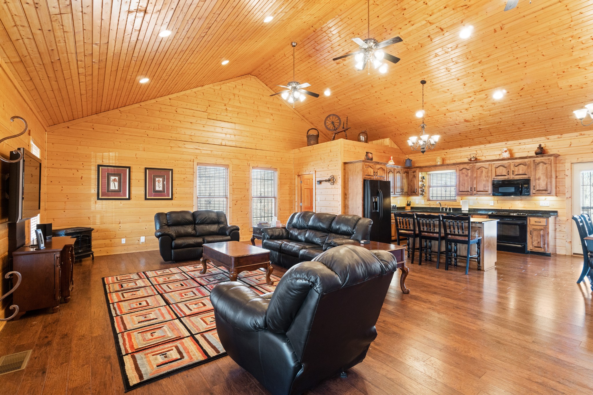 1760 Point Pleasant Road Buchanan, TN 38222 - Photo 21 of 50 a living room with furniture and a flat screen tv