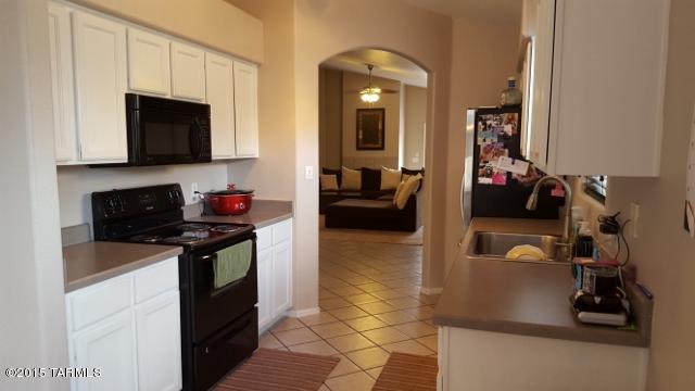 2329 North Silverbell Road Tucson, AZ 85745 - Photo 2 of 10