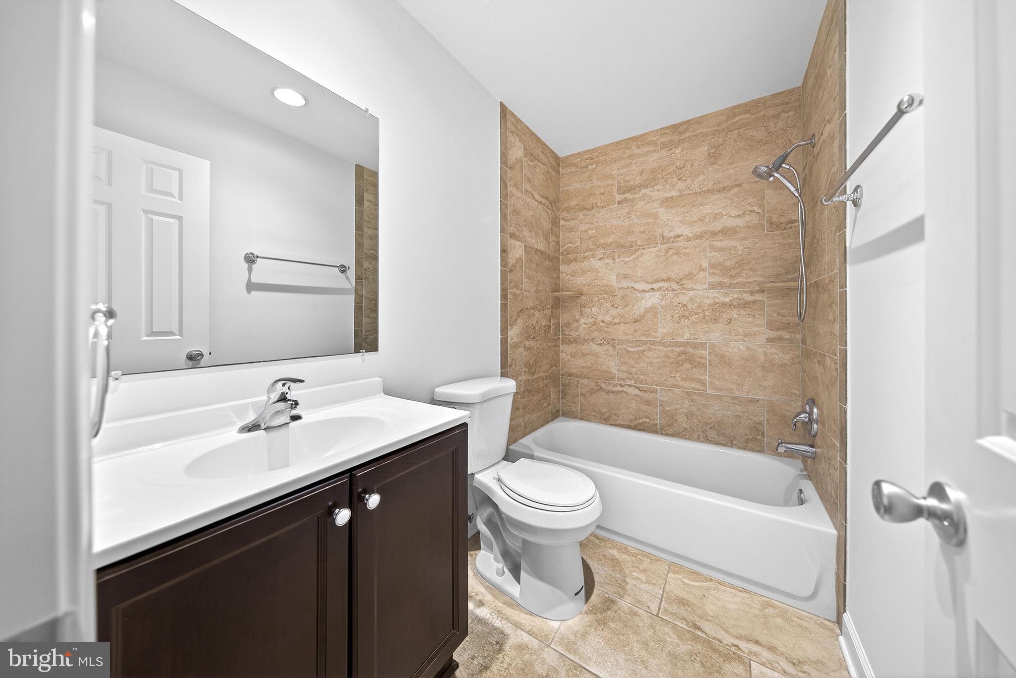 4867 Carriagepark Road Fairfax, VA 22032 - Photo 5 of 50