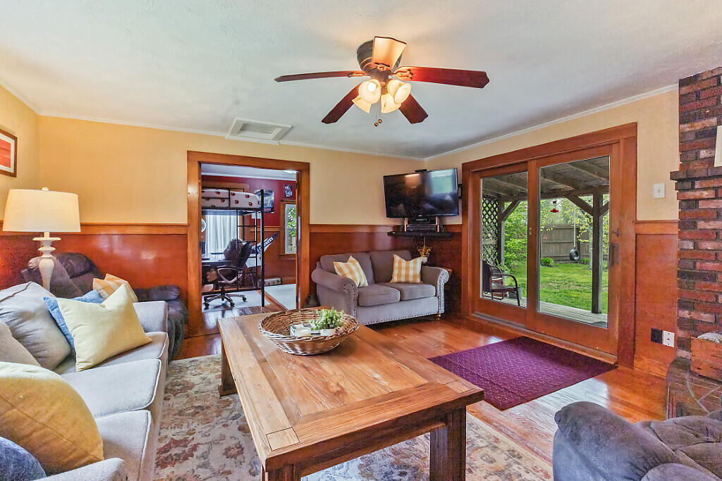 286 Canaan Road Clinton, ME 04927 - Photo 16 of 53 26_BP5A0076_DxO_mls
