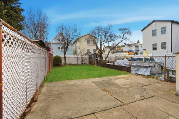 $425,000 | 209 Hamilton Street, Harrison, NJ 07029