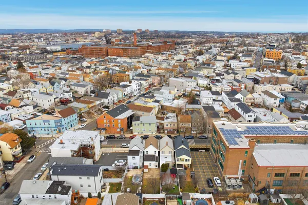 $425,000 | 209 Hamilton Street, Harrison, NJ 07029