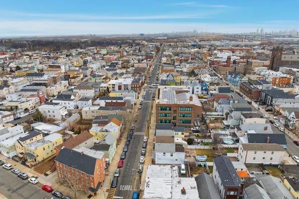 $425,000 | 209 Hamilton Street, Harrison, NJ 07029