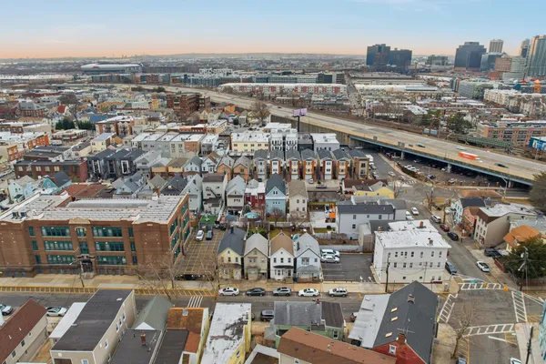 $425,000 | 209 Hamilton Street, Harrison, NJ 07029