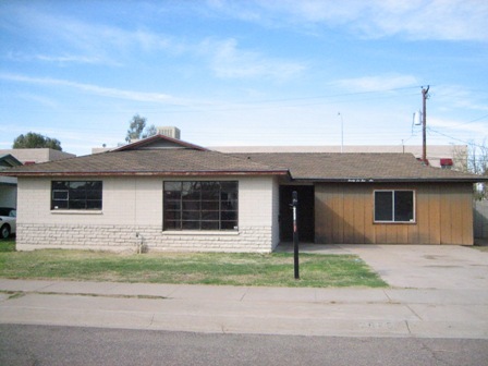 2626 West Lamar Road Phoenix, AZ 85017 - Photo 1 of 7 Front view