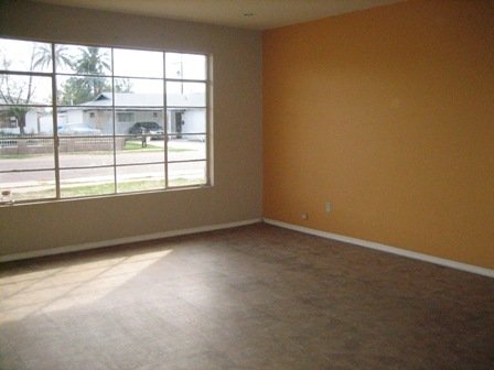 2626 West Lamar Road Phoenix, AZ 85017 - Photo 3 of 7 Living Room
