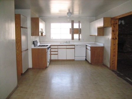 2626 West Lamar Road Phoenix, AZ 85017 - Photo 4 of 7 Kitchen