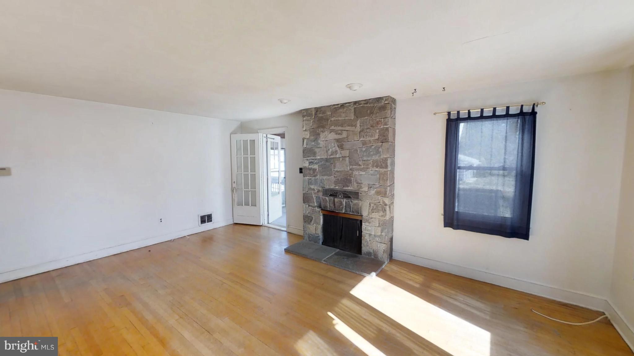 3775 Livingston Road Indian Head, MD 20640 - Photo 9 of 24 Living Room