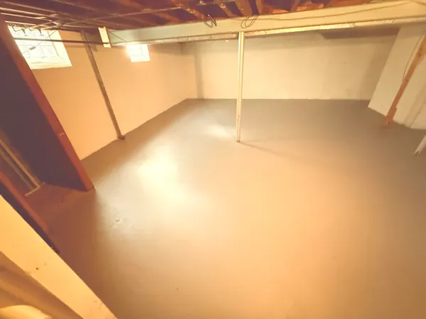 $152,500 | 16475 East 8 Mile Road, Eastpointe, MI 48021