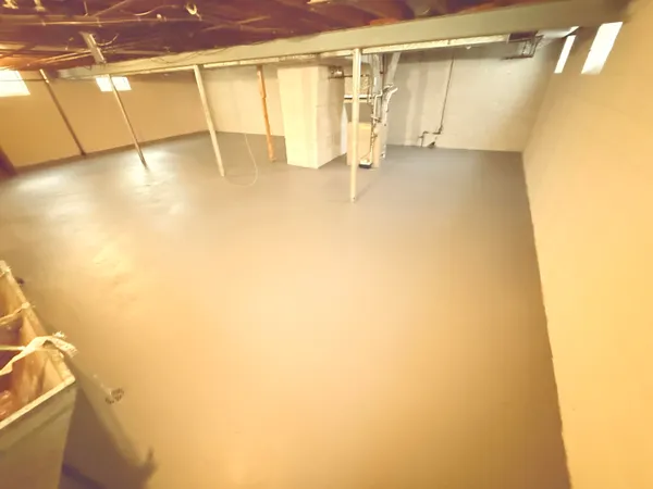 $152,500 | 16475 East 8 Mile Road, Eastpointe, MI 48021