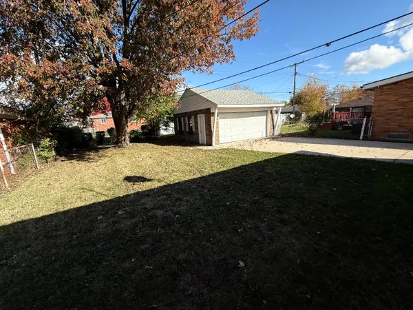 $152,500 | 16475 East 8 Mile Road, Eastpointe, MI 48021