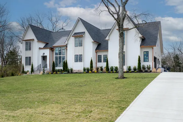 $3,899,000 | 1019 Davidson Road, Nashville, TN 37205