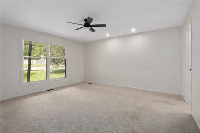 $395,000 | 5601 North Flint Ridge Road, Kansas City, MO 64151