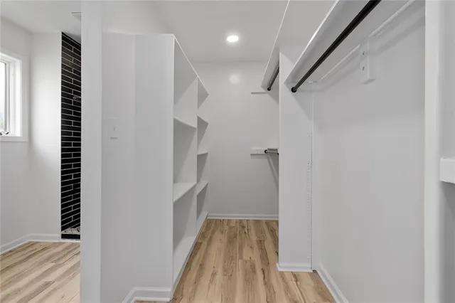 $395,000 | 5601 North Flint Ridge Road, Kansas City, MO 64151