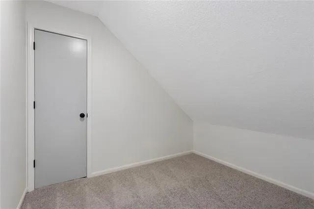 $395,000 | 5601 North Flint Ridge Road, Kansas City, MO 64151