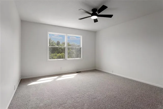 $395,000 | 5601 North Flint Ridge Road, Kansas City, MO 64151