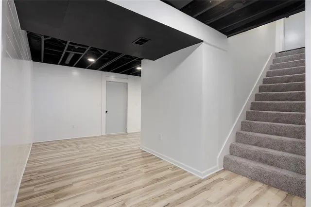 $395,000 | 5601 North Flint Ridge Road, Kansas City, MO 64151