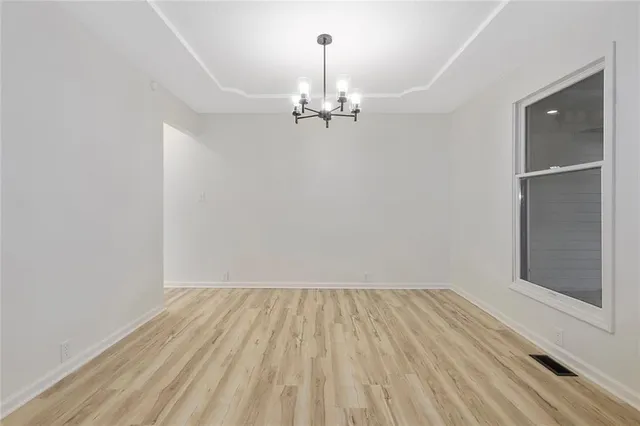 $395,000 | 5601 North Flint Ridge Road, Kansas City, MO 64151